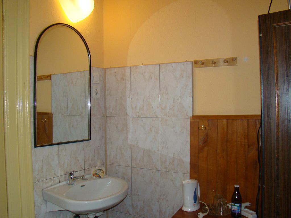 Hotel Polonia Namysłów Chambre photo